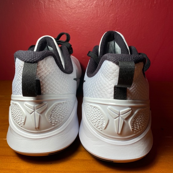 Shoes - Picture 4 of 4